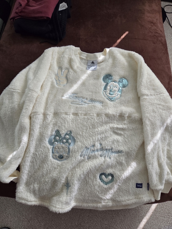Disney Tops - Disney White Plush Mickey & Minnie Spirit Jersey